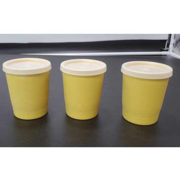 VTG Tupperware 6 oz. Kids' Juice Glasses Tumblers 1251 Set of 3 Harvest w/lids - Picture 1 of 4